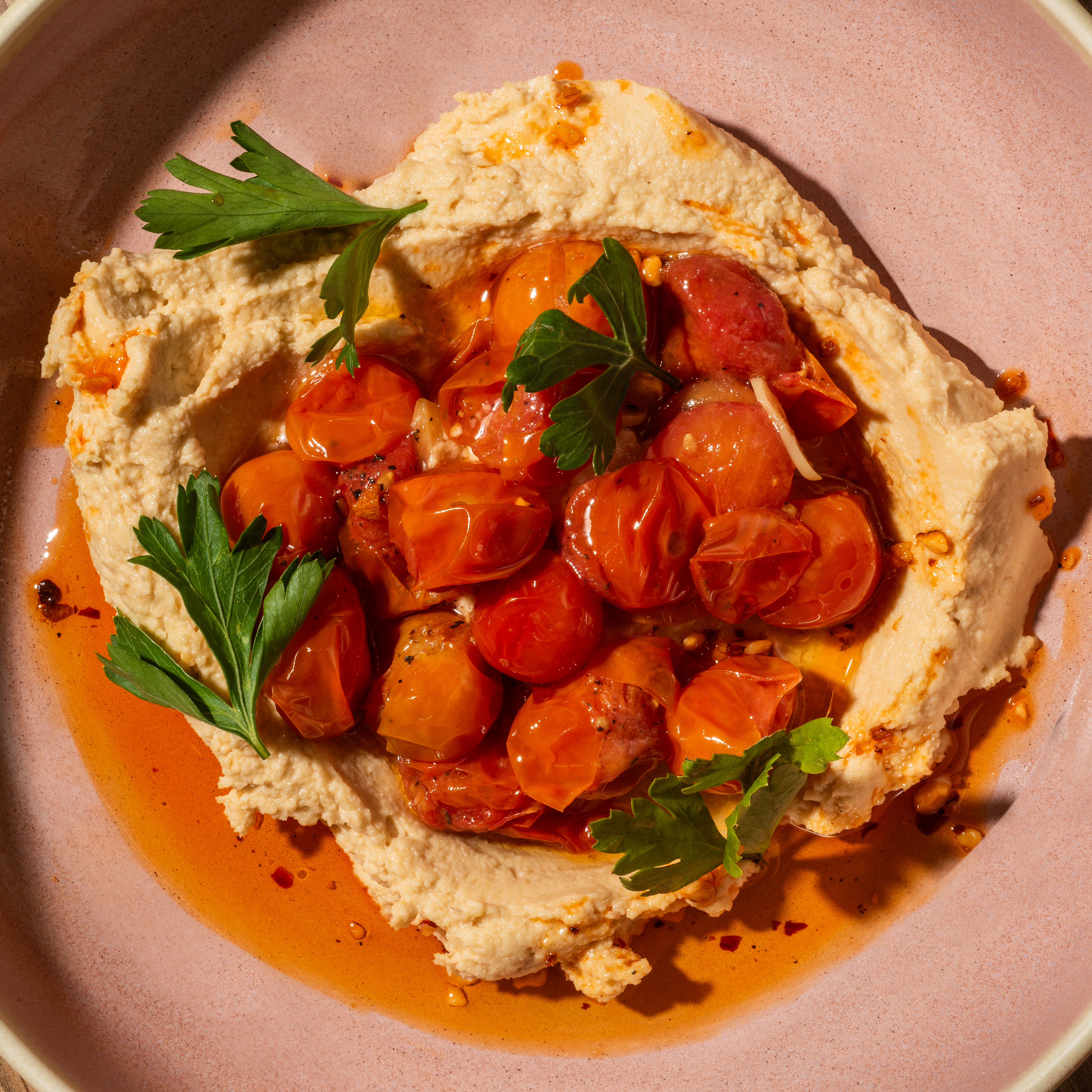 Hummus con tomate rostizado