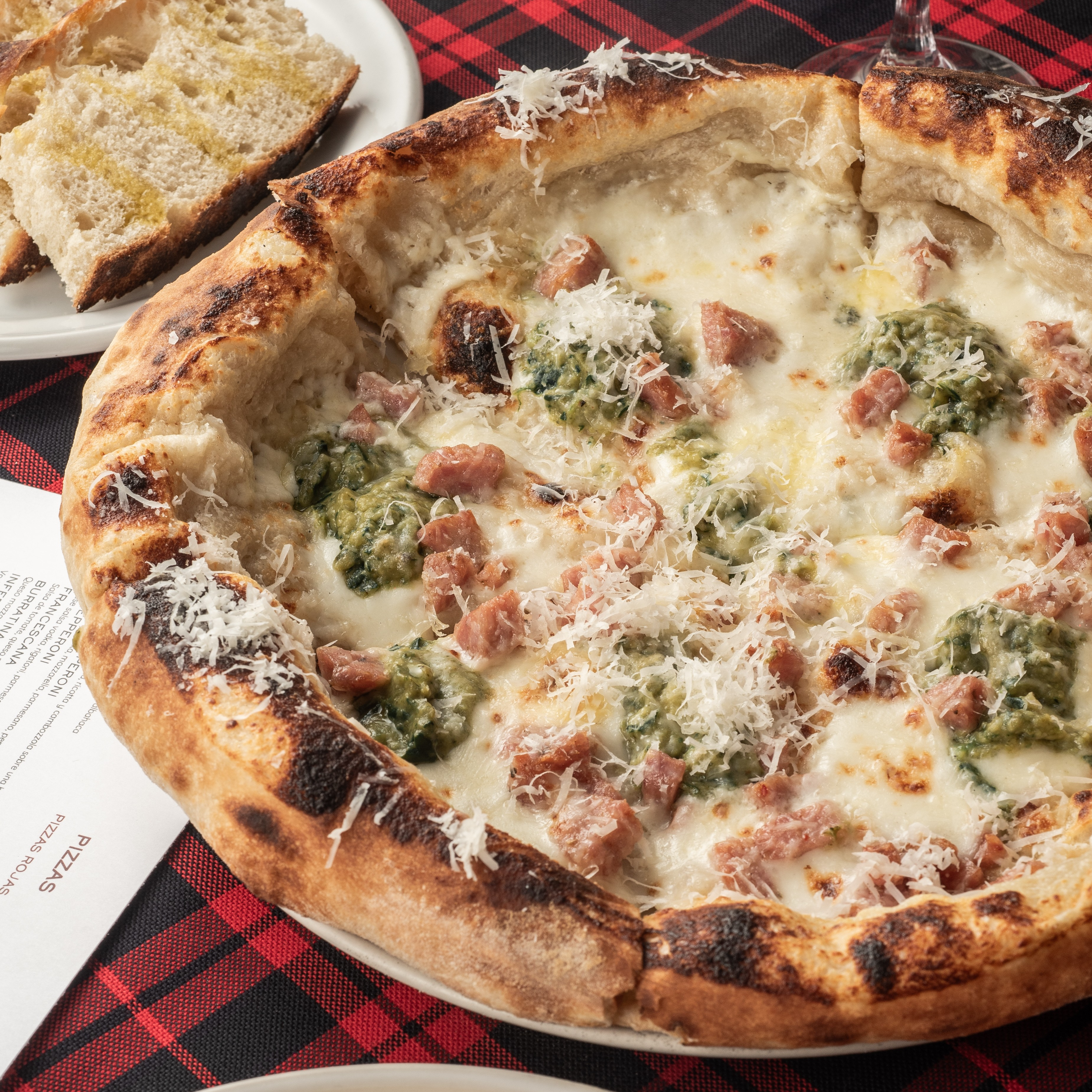 Salsiccia italiana e mozzarella